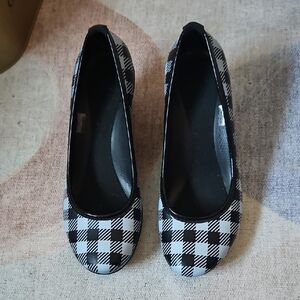 Plaid Black and White Women's Shoes Crocs 7 W